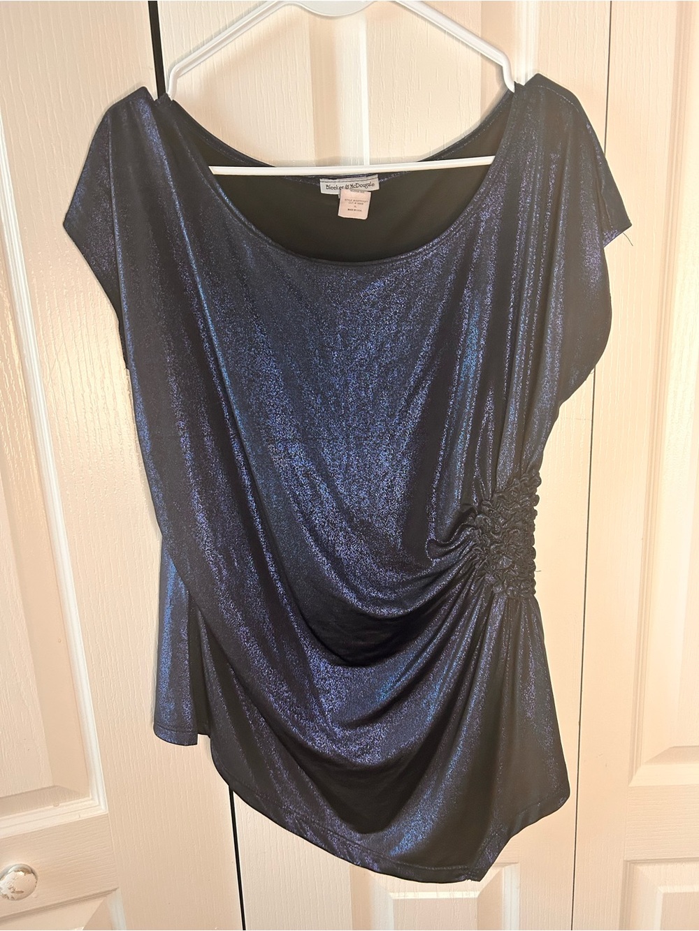Bleeker & McDougal Women’s Size XL Shimmery Navy Ruched Side Short Sleeve Top